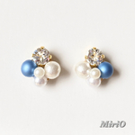 マットパールのビジューピアス