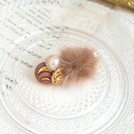 ボタンとミンクファーのヘアクリップ ブラウン ミニ 4.5cm