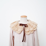 ふりふり手編みのつけ襟 ミルクティ ベージュ 【受注制作】 ande.nutteru/アンデヌッテル