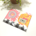 ピンクグレーフラワー×ブラウンチェックのフタ付きポケットティッシュケース