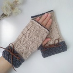 《2組限定》アラン編みのハンドウォーマー(エクリュベージュ×ブルーグレイ)