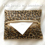 ヒョウ柄フラットミニポーチ