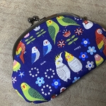カラフル小鳥の小さながま口ポーチ♪(ブルー)②