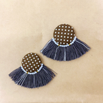 フリンジたっぷりくるみボタンピアス