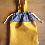 巾着バッグ シューズケースにも。 マスタード