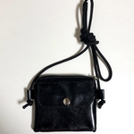 レザー 本革 光沢ブラック ネックウォレット