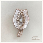 ビーズ刺繍ブローチ Imaginary Tulip (white)