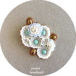 ビーズ刺繍ブローチ Floating Flower