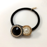 《1点限り》ビーズ刺繍パールとブラックパーツのシンプルヘアゴム