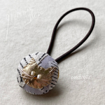 patch “073“ くるみボタンのヘアゴム 小 猫21