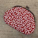 和柄 唐草模様のがま口ポーチ♪(レッド)