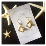 ダブルスクエアピアス