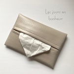 ライトベージュポケットティッシュケース