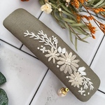 【送料無料】カーキ×フラワー刺繍バレッタ