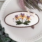 【SALE!】送料無料・ビオラの刺繍バレッタ・WH