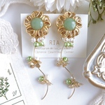 ♢greenflowerbutton flowercharmピアス/イヤリング♢ 【2wayにオプションで変更可能】サージカルステンレス/シリコンカバー