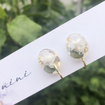 透明感と白い花 イヤリングorピアス オバール型