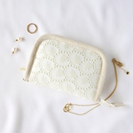 カットワークレースのラウンドファスナーアクセサリーポーチ(クリーム)