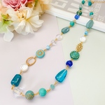 ブルー系カラーのロングネックレス