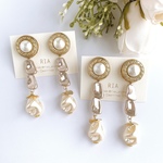 パールボタン×パールチャームpearlbutton×pearlcharmピアス/イヤリング♢ 【2wayにオプションで変更可能】 ボタンアクセサリー