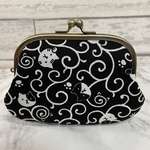 ハンドメイド 唐草ネコの親子がま口財布(フェルト芯入り)