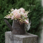 ブリキジョーロのナチュラルアレンジ♪(秋バラ・ブロカント・シャビー)