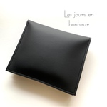 大人マットなサニタリーポーチ