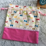 sale☆カラフルリボン×ビビットピンクの給食袋エプロン袋 巾着タイプ