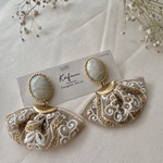 ✴︎一点もの✴︎ベージュインド刺繍リボンのピアス