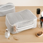 ヌビキルトのトラベルバニティポーチ(ライトグレー×オフホワイト)