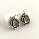 アバロンシェル シェル 刺繍イヤリング ハンドメイド イヤリング ビーズ刺繍イヤリング 蝶バネ式イヤリング シルバー No.205