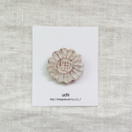 陶土のひまわりブローチ