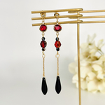 《再販2》【イヤリング対応可】Black&red❤️シャネルストーン&ダガーの大人カラーピアス