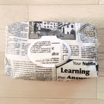 大容量収納!蓋付き便利ポーチ♪(英字新聞柄)