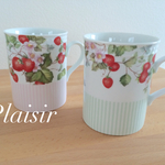 ストロベリー柄マグカップ2色セット