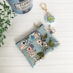 カギも一緒に入れられる!ランドセル用リール付きパスケース(不思議の国のねこちゃん柄 スモーキーミント)