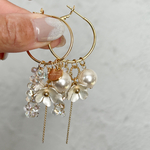 白銀フラワーとパールがきらめくフープピアス イヤリング【大ぶり 2way ステンレス 華やか 小顔 揺れる】