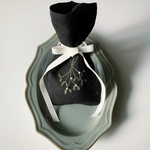 宿り木の刺繍 リネンのサシェ