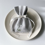 スノードロップの刺繍 リネンのサシェ