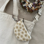 北欧アイボリー小花 ミニポーチ 半月のかたち ミニ持ち手付き