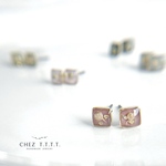 小さなお花のダイヤピアス(ブリックピンク)/チタンピアス