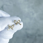 ひと粒リボンピアス