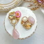 1点もの作品 【 FLORA 〜 ビーズ刺繍〜 】(ピアス/イヤリング)