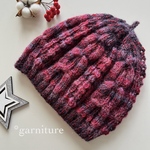 模様編みのニット帽(大人用・赤〜ピンク〜濃紺〜紫 段染め毛糸ver.)