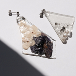 ゆらりと揺れる押し花ピアス