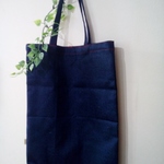 〒送料無料『A4縦型が入る使いやすいシンプルトートバッグ:内側に赤×白ドット』