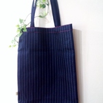 〒送料無料『A4縦型が入る使いやすいシンプルトートバッグ:内側にピンク×大きなドット』