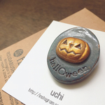 陶土のハロウィンブローチ