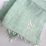 小さなイニシャルハンカチーフ