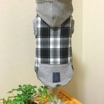 U/Shiho《Mサイズ完成品》白黒チェック生地のパーカー犬服